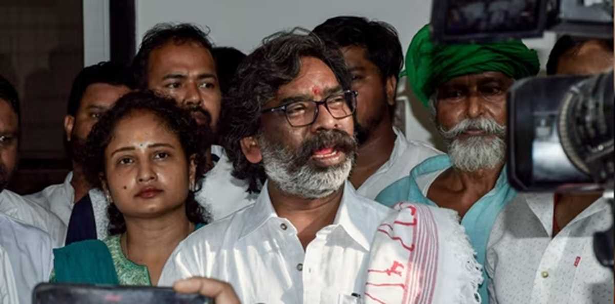 झारखंड में एनडीए और ‘इंडिया’ के बीच चुनावी संग्राम का आगाज, दोनों पक्ष आमने-सामने झारखंड में एनडीए और ‘इंडिया’ के बीच चुनावी संग्राम का आगाज, दोनों पक्ष आमने-सामने